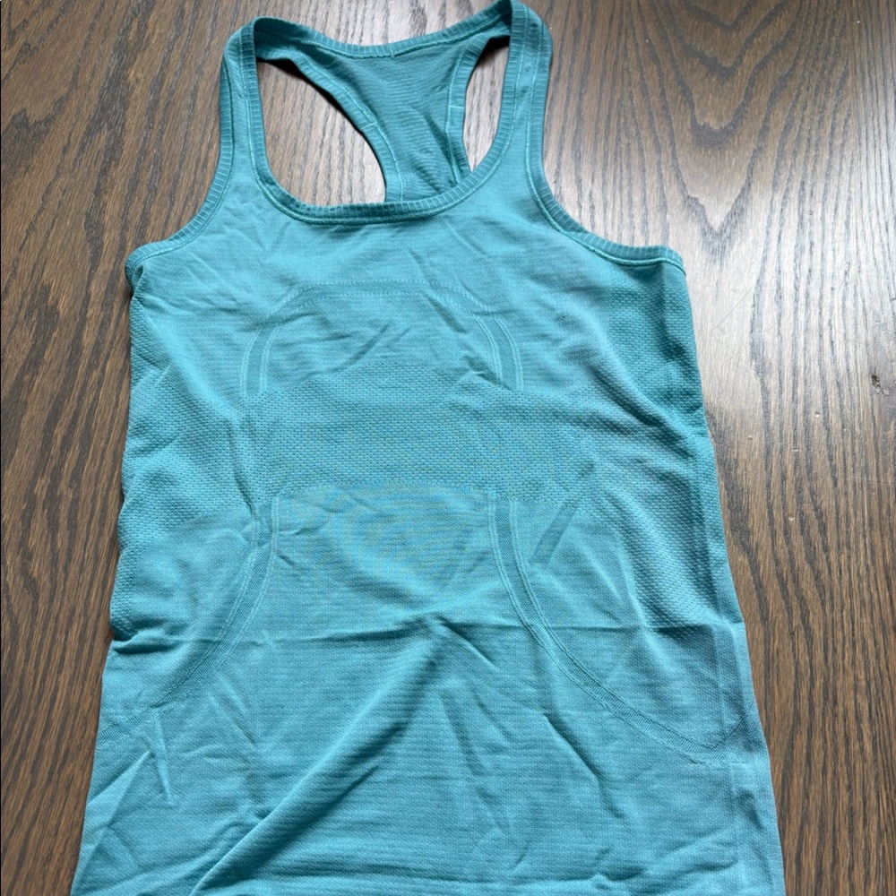 LULU LEMON blue tank
